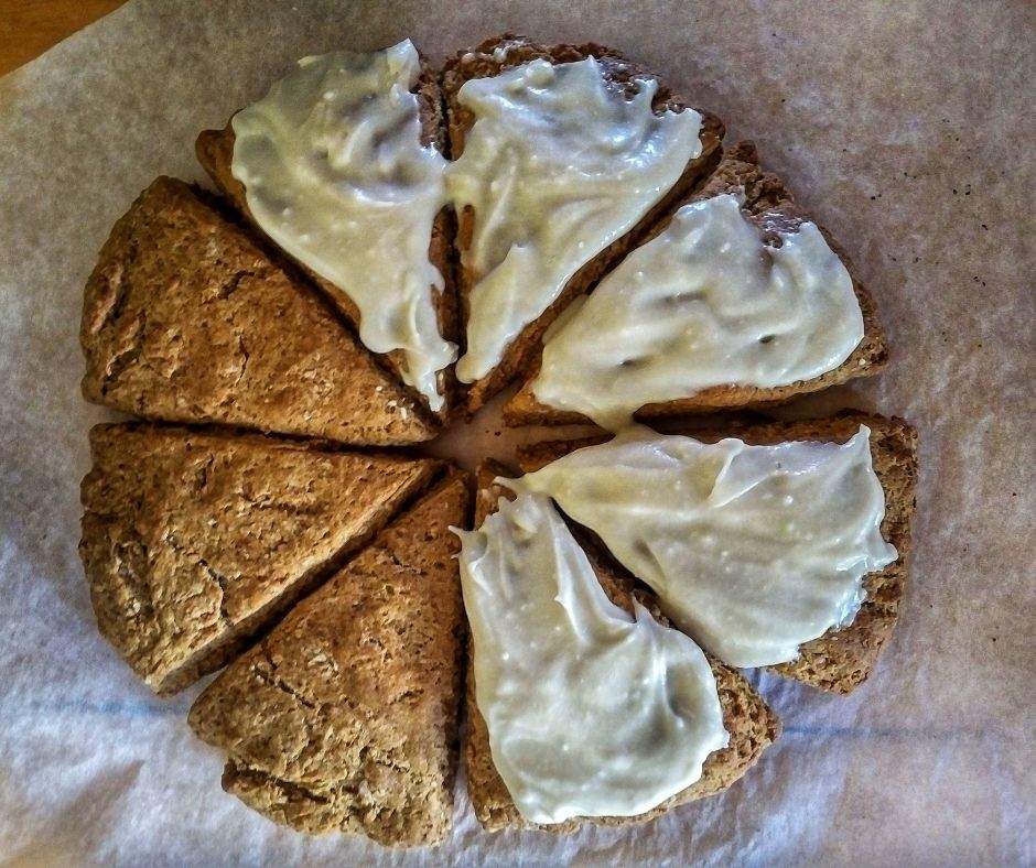 Gingerbread scones with maple vanilla icing