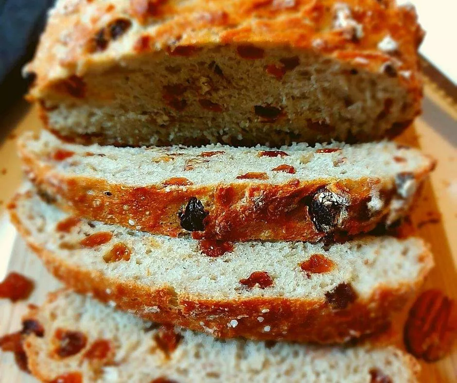 Cinnamon raisin bread sliced